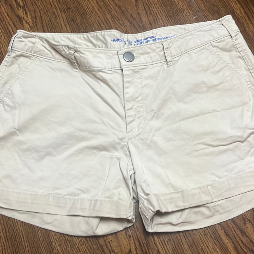 Gap khaki shorts